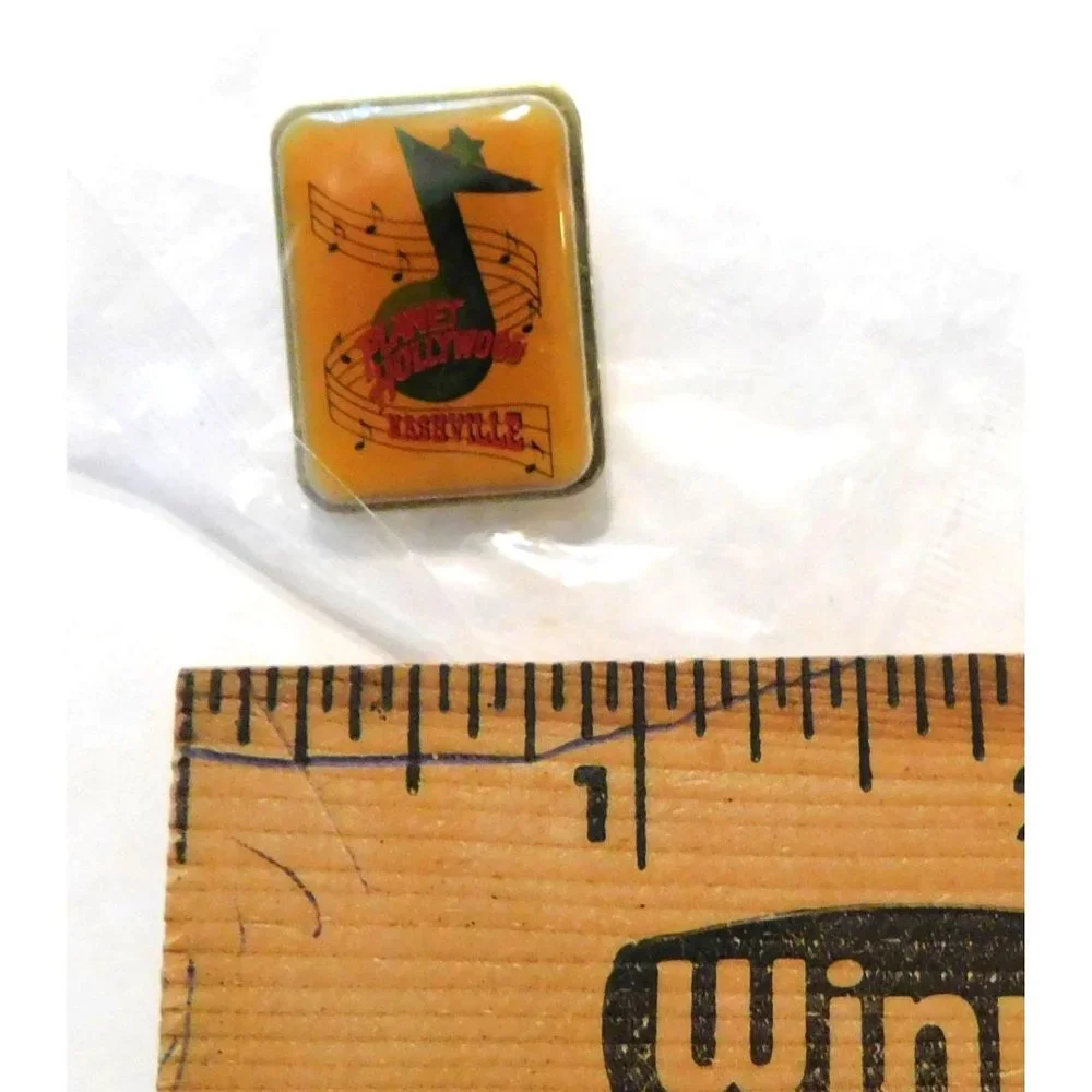 Planet Hollywood Nashville Collectible Pin Tennessee Music Enamel Metal .75 Inch